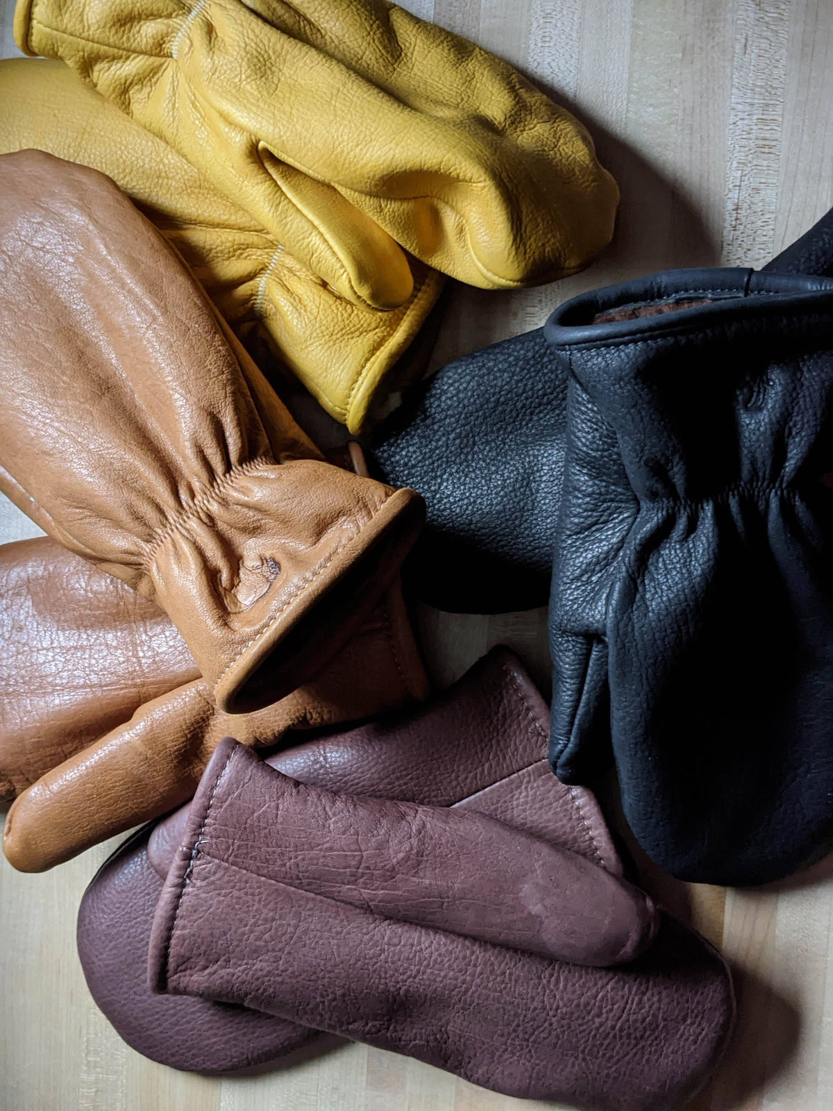 Handmade Mittens – Earth and Hide